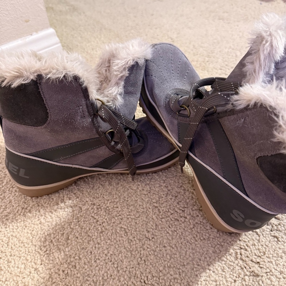 Sorel Women’s Tivoli II Waterproof Winter Boots Faux Fur Lace Up Size 9.5